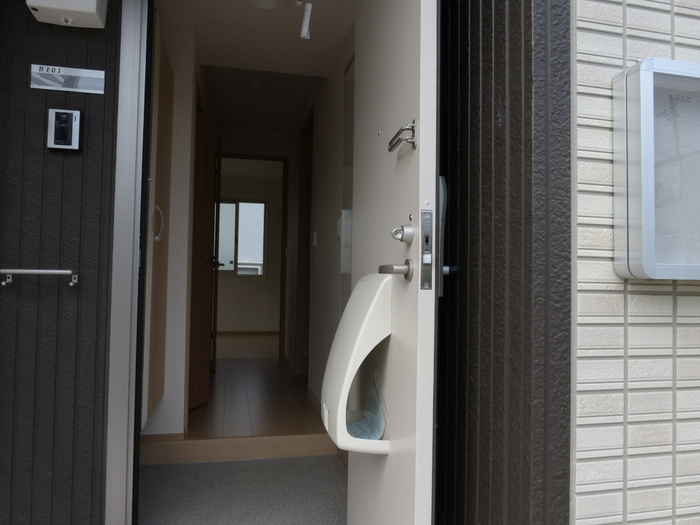 グラウクス　Bの玄関