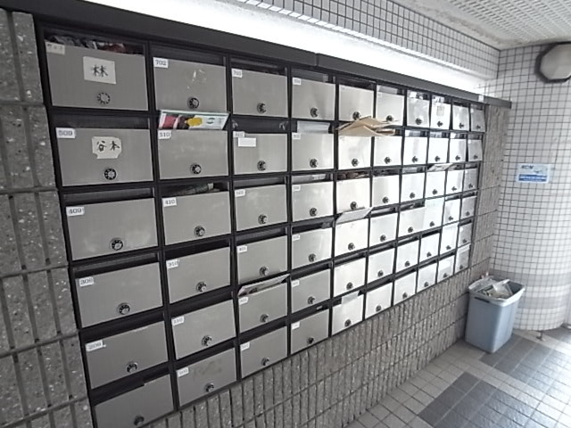 シティホームズ富雄駅前のエントランス