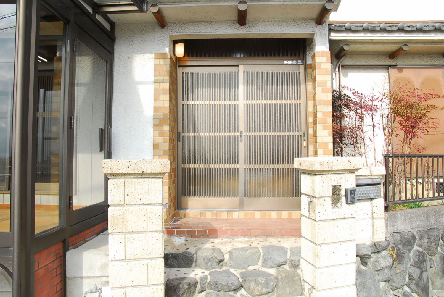 成願寺町戸建のエントランス