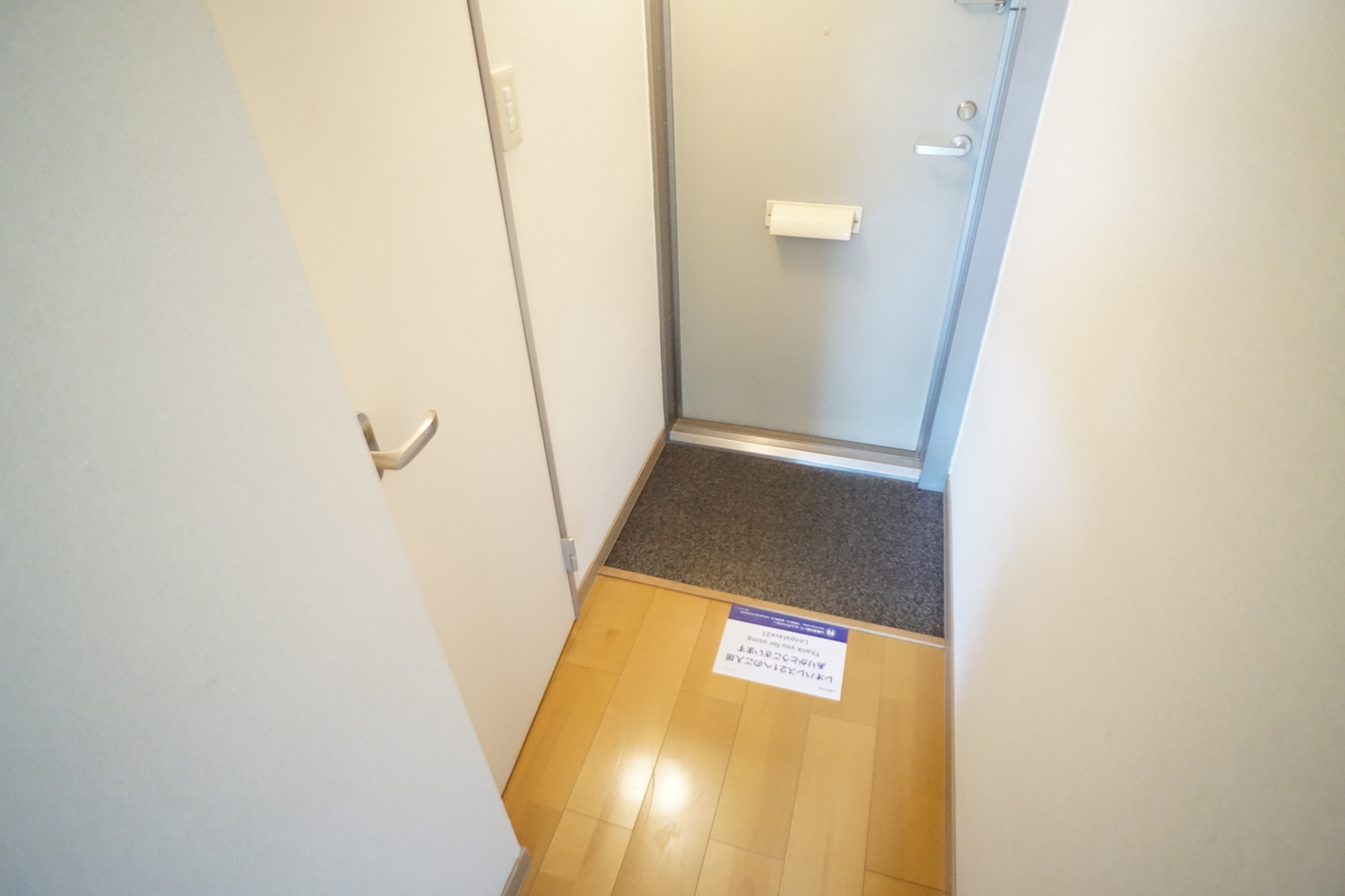 レオパレス冨田Ⅲの玄関