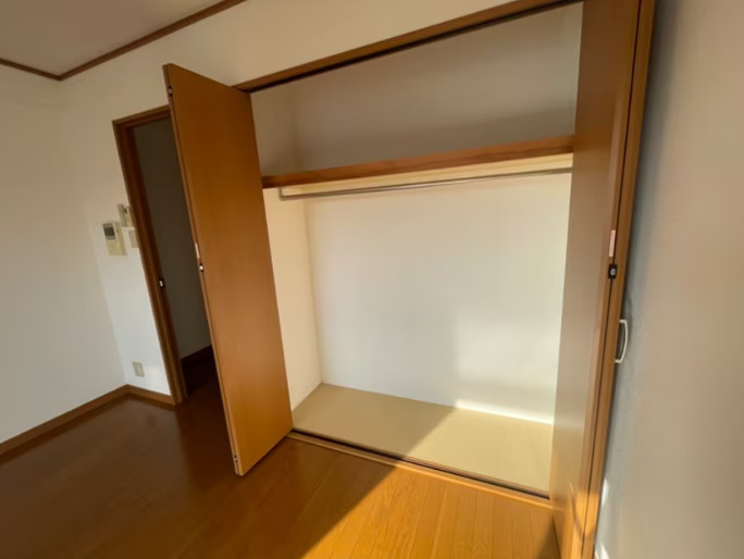 永久の収納|内装は別部屋の参考写真です。