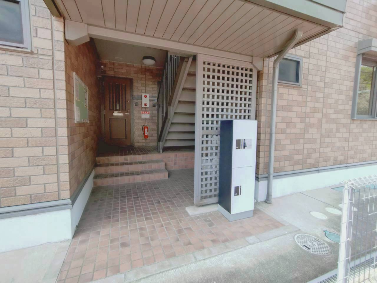 グリーンヴィレッジあいＢ棟のエントランス