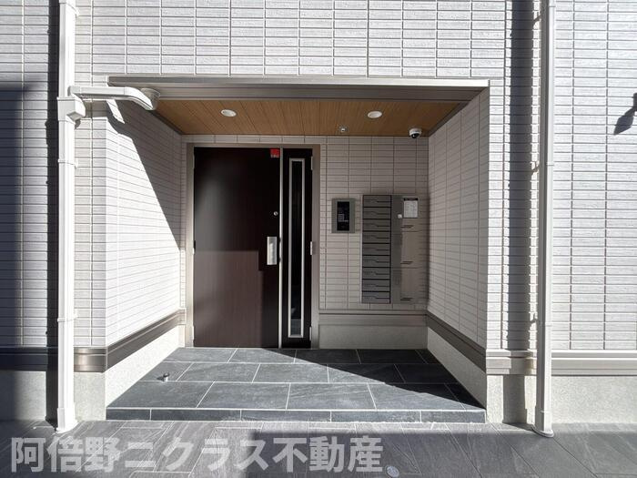 グランピース駒川のエントランス