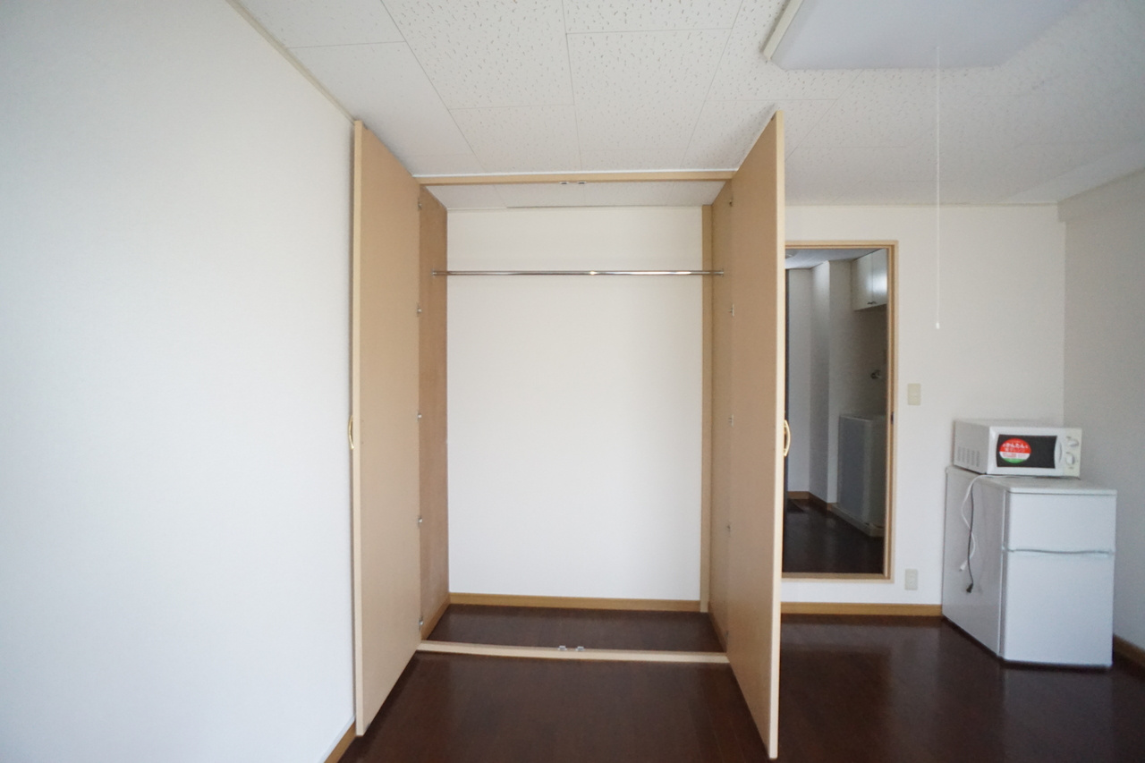 レオパレス大陽弐番館の収納