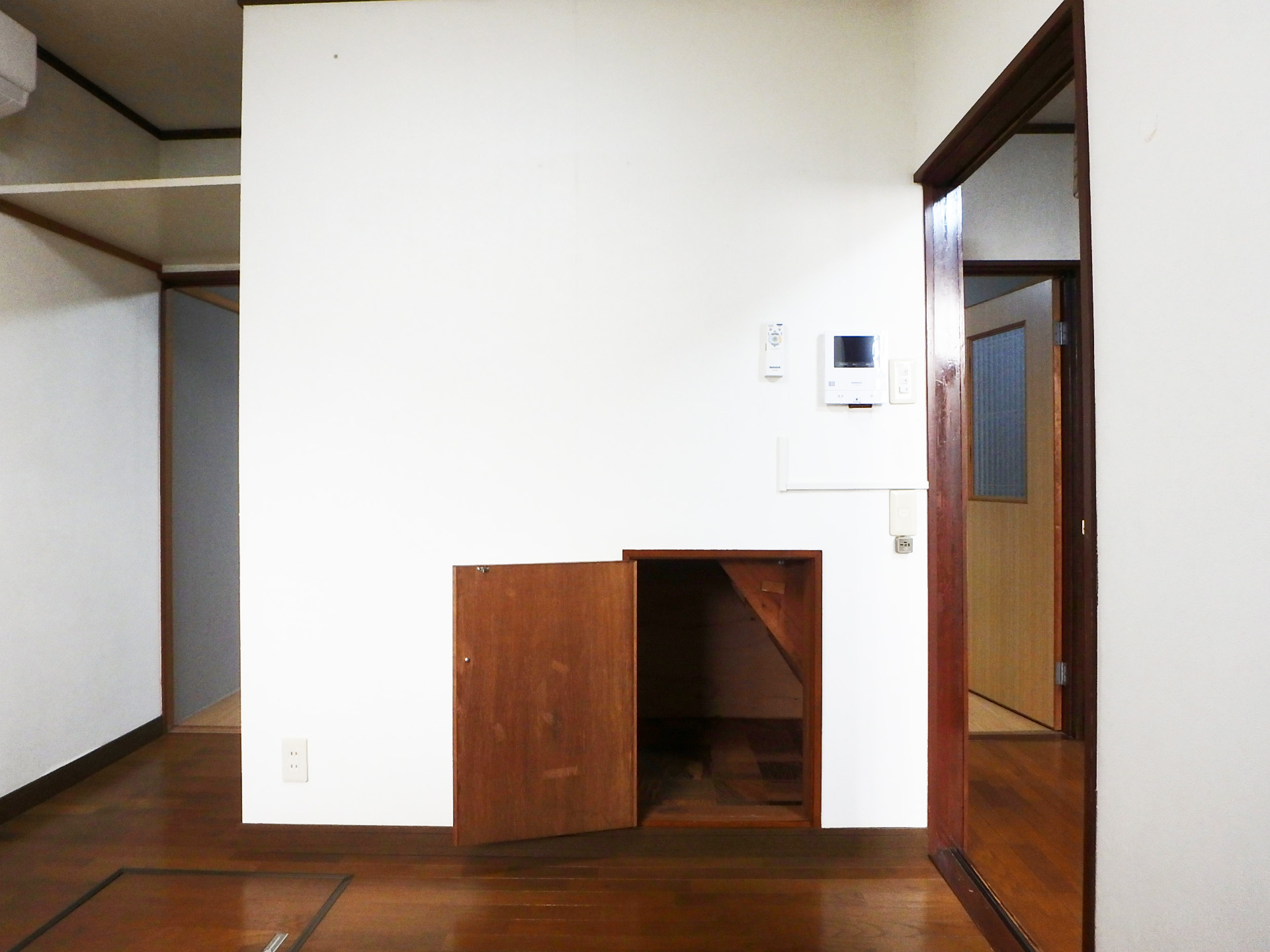門戸岡田町戸建の収納