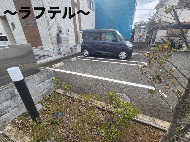 ポラリス　E棟の駐車場