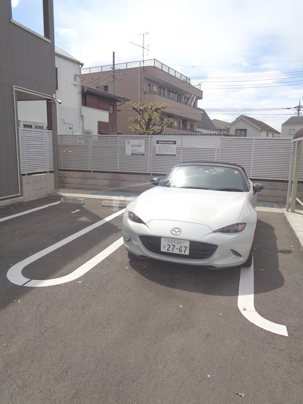 三鷹市牟礼５丁目のアパートの駐車場