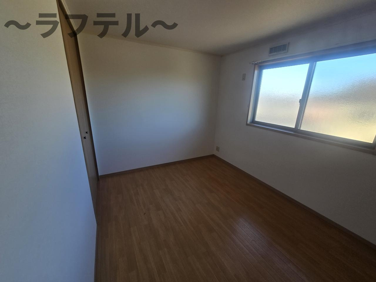 メゾンドールⅦの洋室