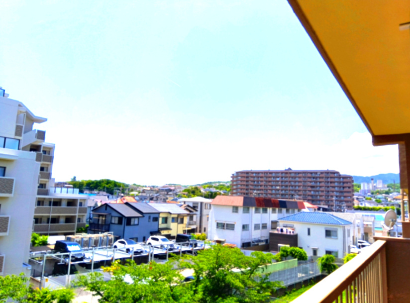 東仁川団地四号棟の展望|南側ベランダから望む。見晴らしが良いです。