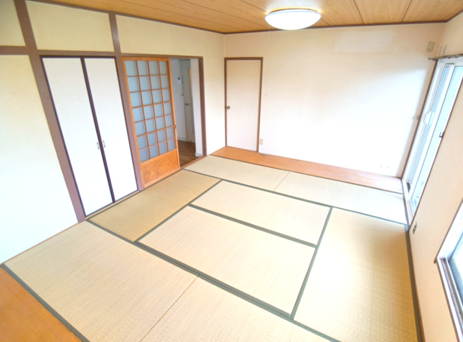 東仁川団地四号棟の和室|和みのあるお部屋でゆっくりお過ごしいただけます。