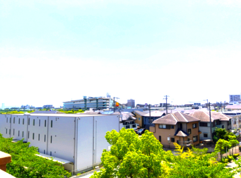 東仁川団地四号棟の展望|南側バルコニーから望む　見晴らしのいい景観が心を和ませてくれます。
