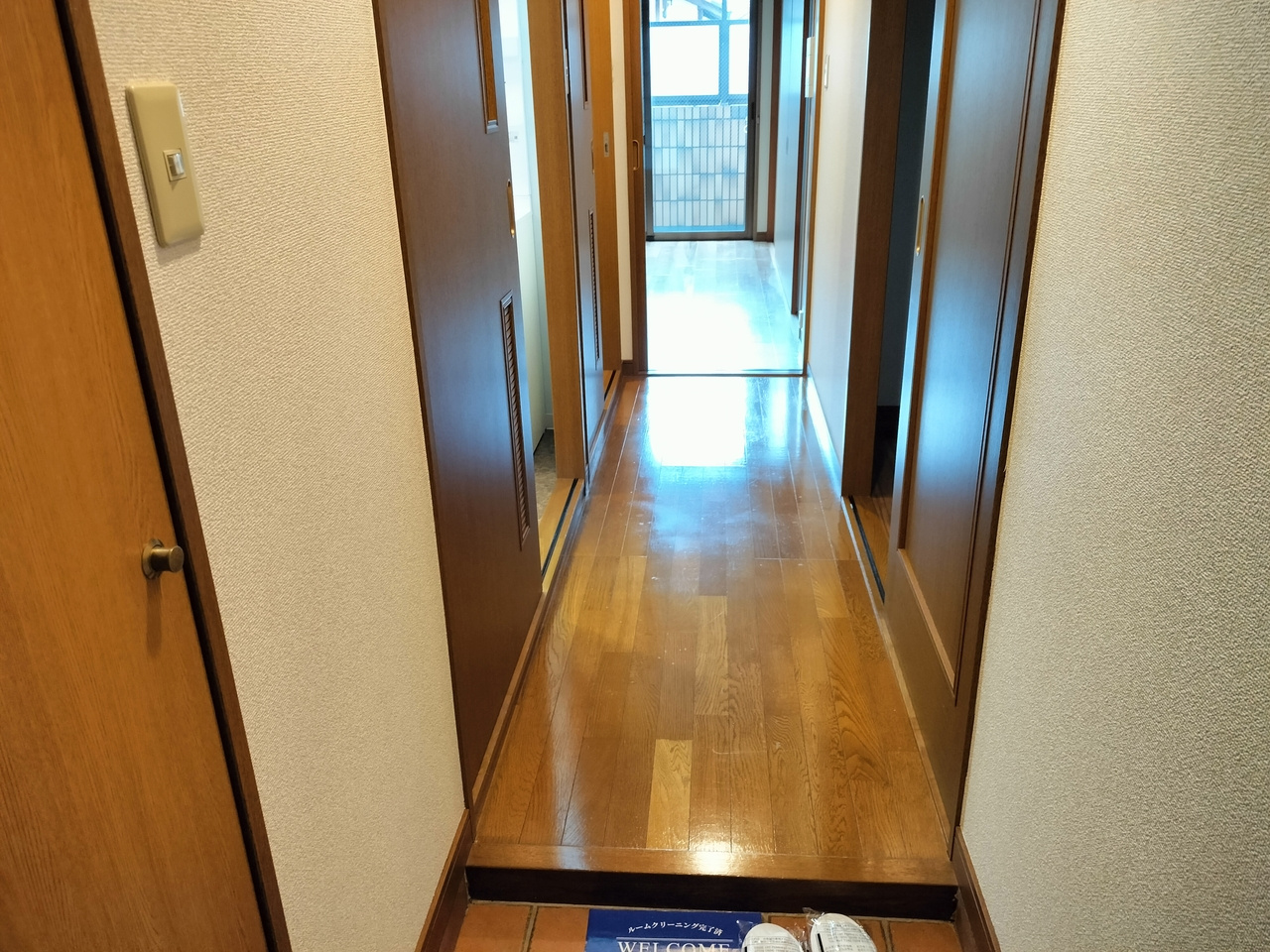 メゾン開宝二番館の玄関