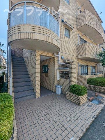 所沢市北有楽町の賃貸マンションのエントランス