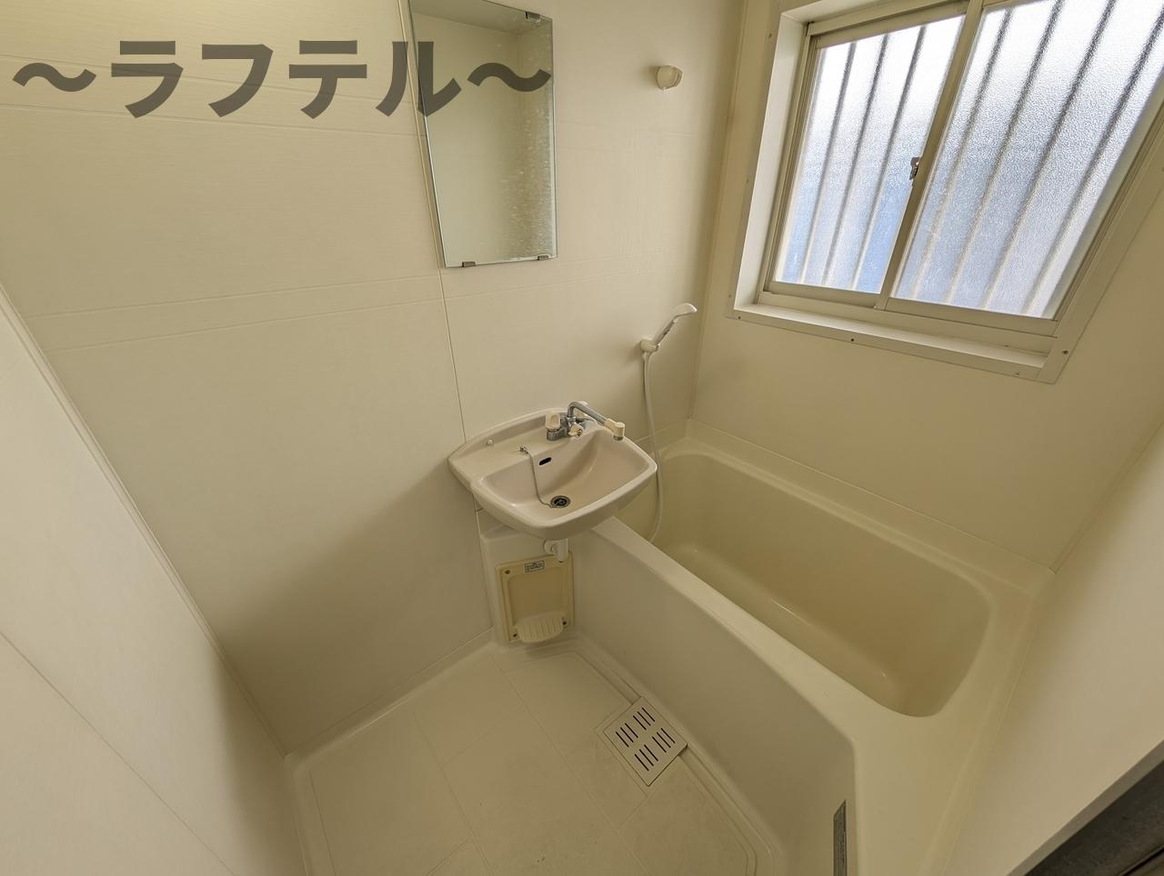 ブルーベリーの浴室|別部屋イメージ写真
