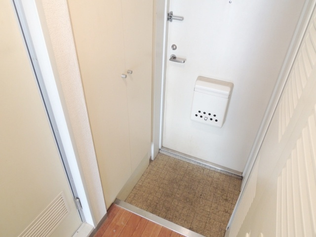 Ｊフラッツ川口本町の玄関|別号室の参考写真です。