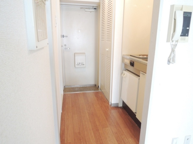 Ｊフラッツ川口本町の玄関|別号室の参考写真です。