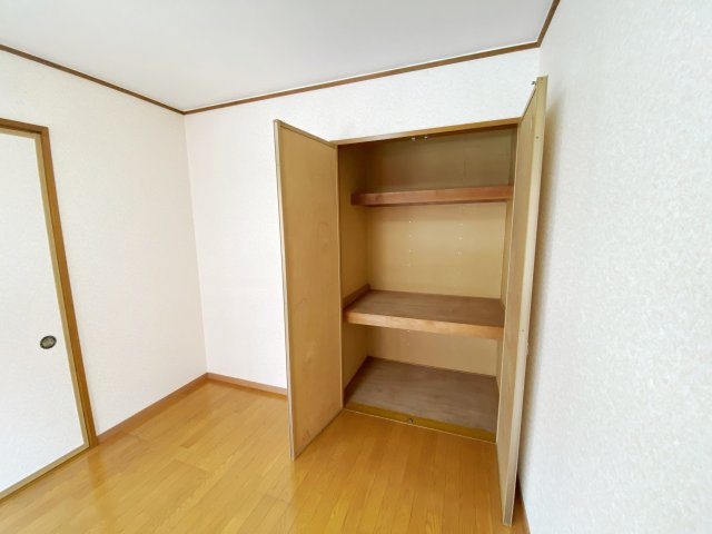 メゾンドソレイユ　A棟（錦町）の収納|別号室の参考写真です。