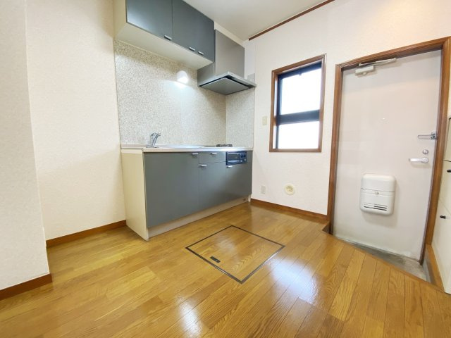 メゾンドソレイユ　A棟（錦町）の内装|別号室の参考写真です。