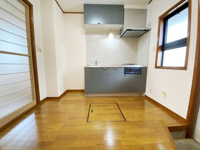 メゾンドソレイユ　A棟（錦町）の居間・リビング|別号室の参考写真です。