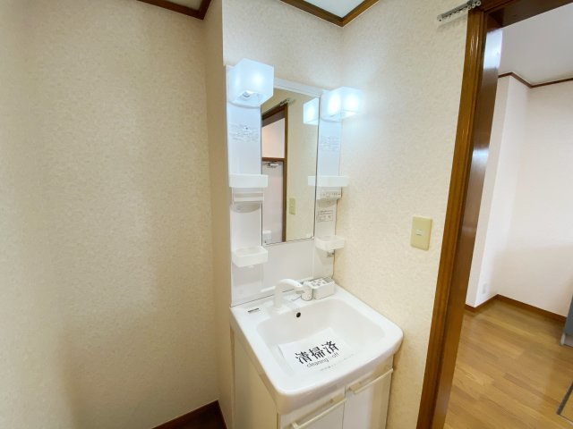 メゾンドソレイユ　A棟（錦町）の洗面所|別号室の参考写真です。
