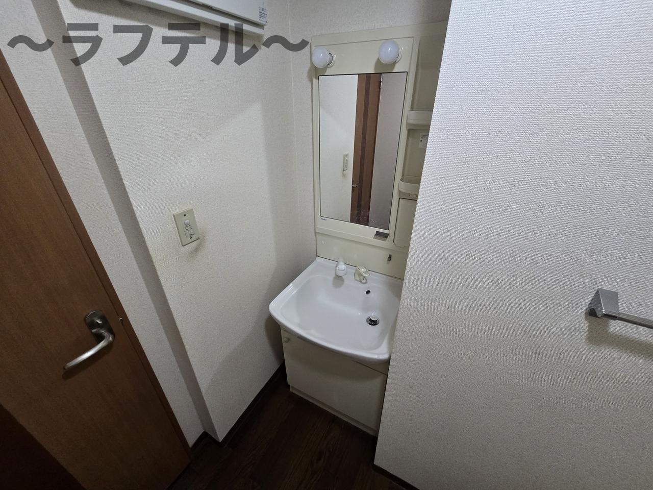 ピークエリシオンの独立洗面台|別部屋イメージ写真