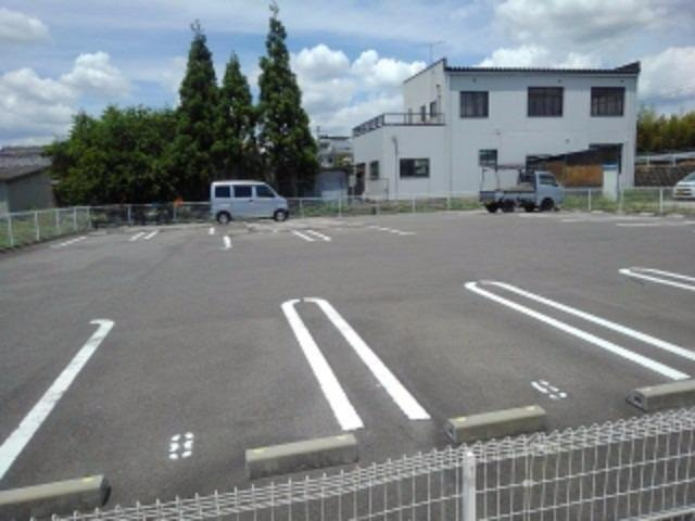 フラン・ベル（天理市）の駐車場