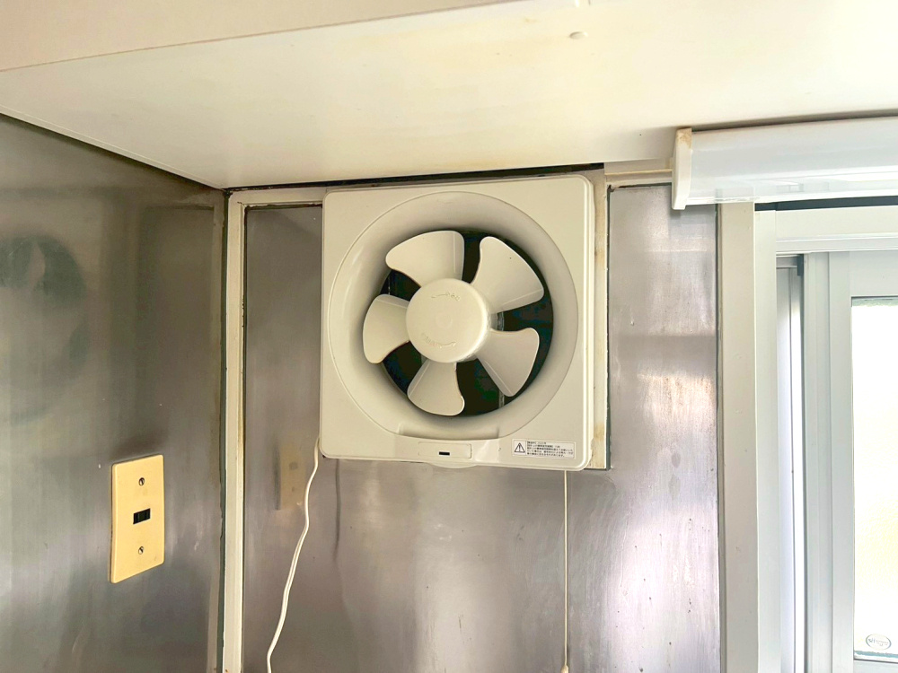 高倉台（８）団地31号棟のキッチン|換気扇
