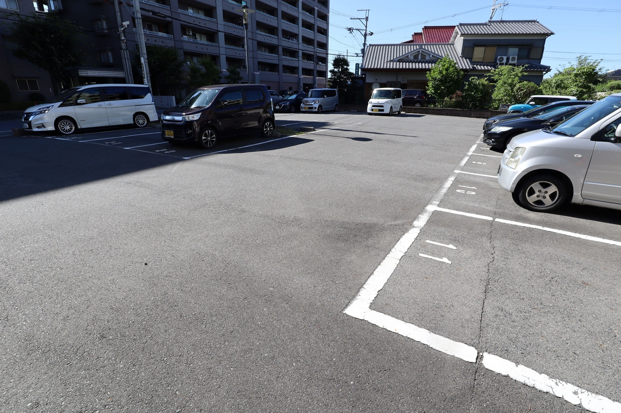 リバーポイント の駐車場