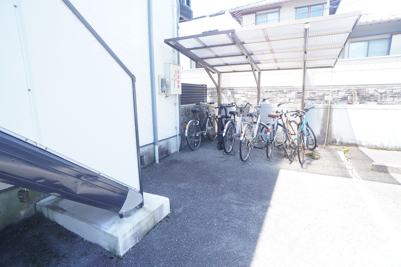 TOMIO BASEの駐車場