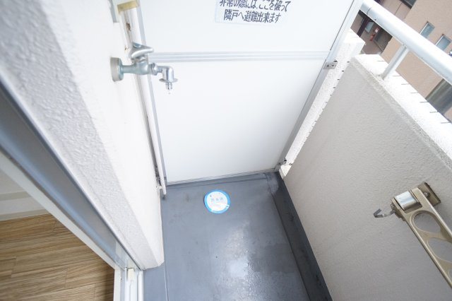シティパレス東生駒ＰⅢＣ棟のバルコニー