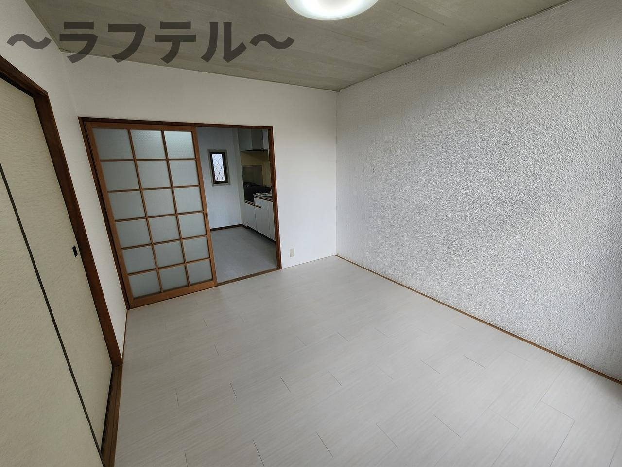 ハンティングヒルの居間・リビング|別部屋イメージ写真