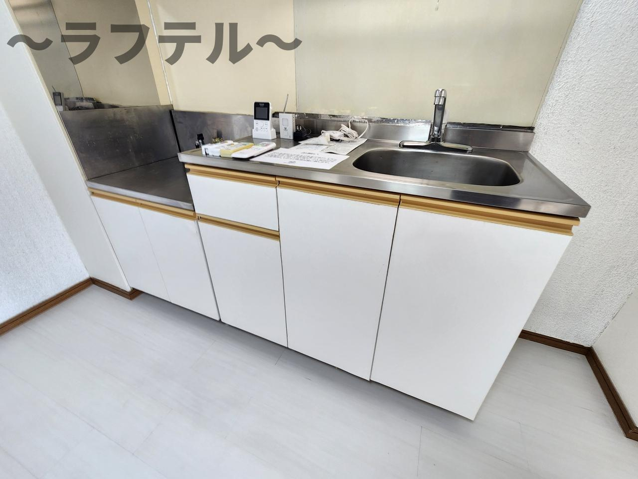 ハンティングヒルのキッチン|別部屋イメージ写真