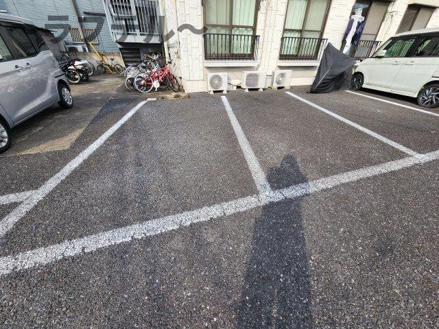 ハンティングヒルの駐車場