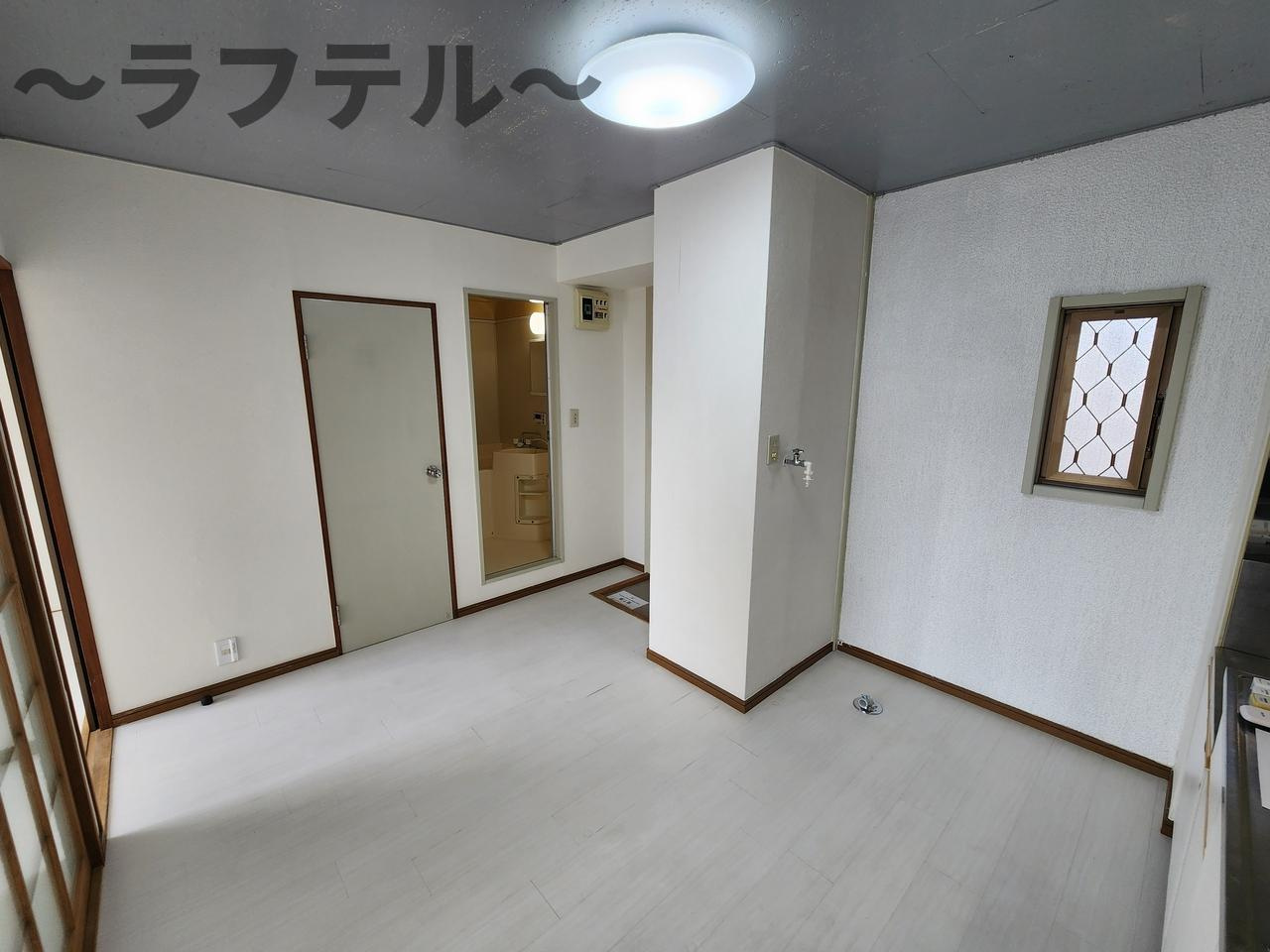 ハンティングヒルの居間・リビング|別部屋イメージ写真