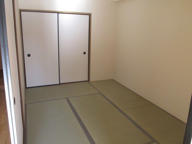 サンプレミール浦和の和室