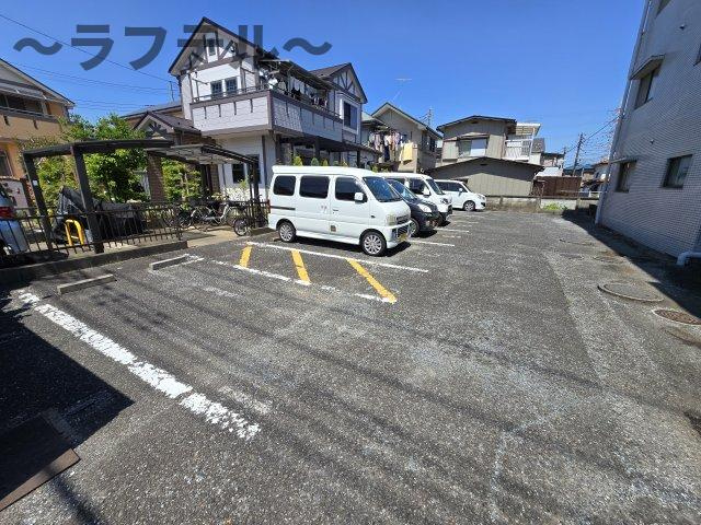 コーラルプラザの駐車場