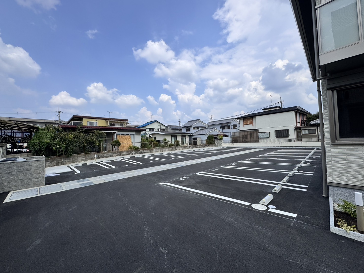 エクセレント　新大宮の駐車場