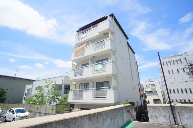 北羅マンションの外観