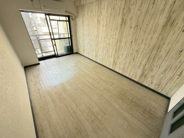 北羅マンションの居間・リビング