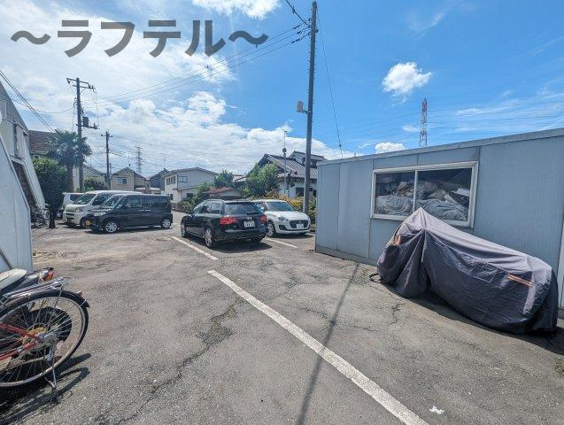 ピュアタウン上新井Bの駐車場