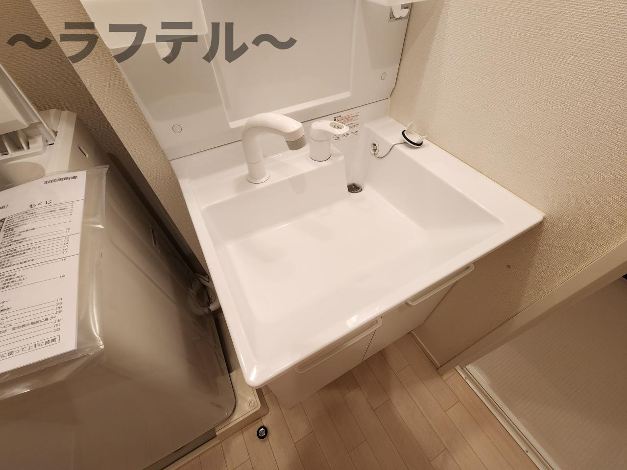 入間市下藤沢５丁目のアパートの洗面所