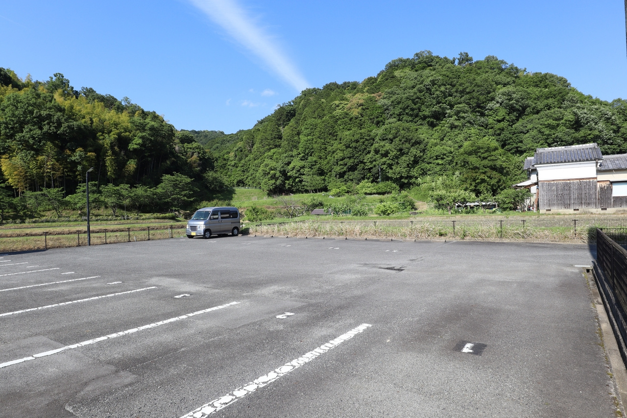 レオパレススナッグ　ビラの駐車場