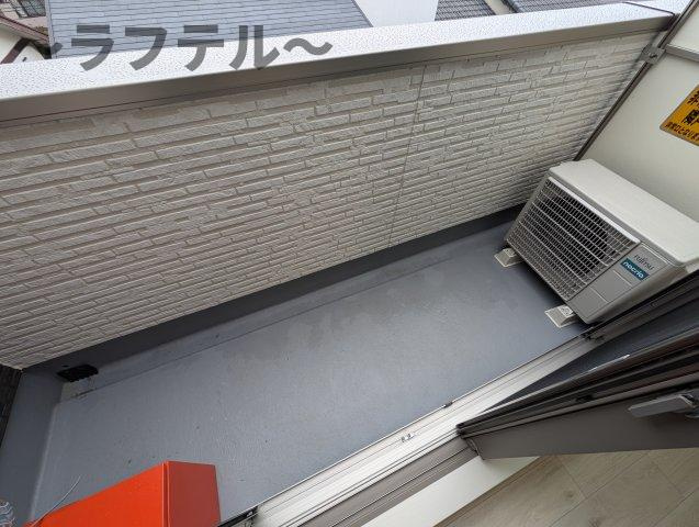 狭山市中央４丁目のアパートのバルコニー