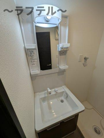狭山市中央４丁目のアパートの洗面所