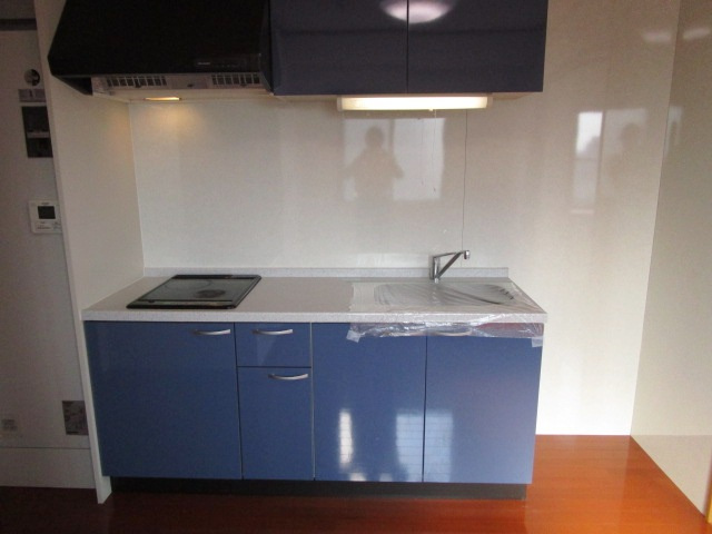 アパルト文の里のキッチン|内装は同建物・別部屋の参考写真です。