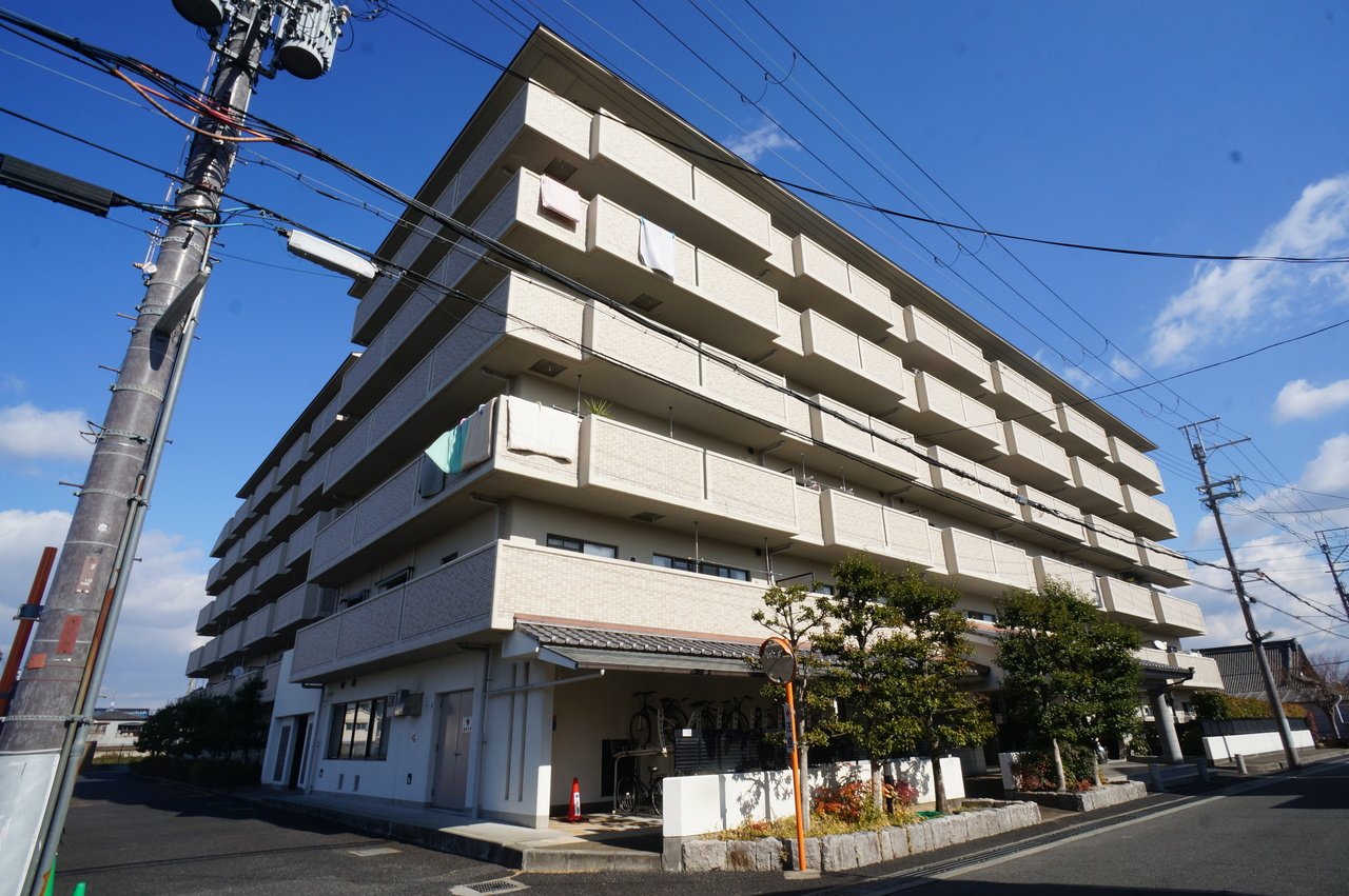 ローレルコート橿原の外観
