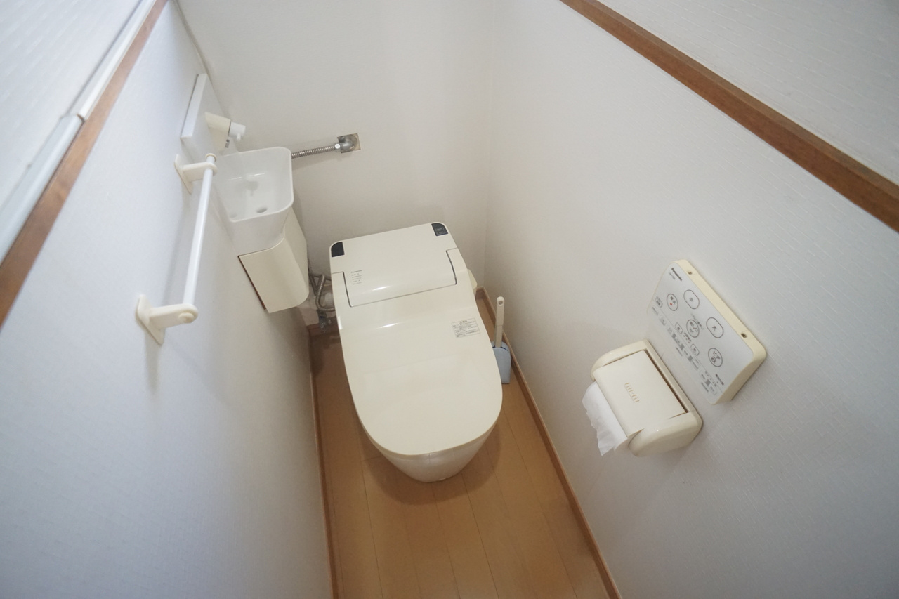 五条西１丁目戸建のトイレ