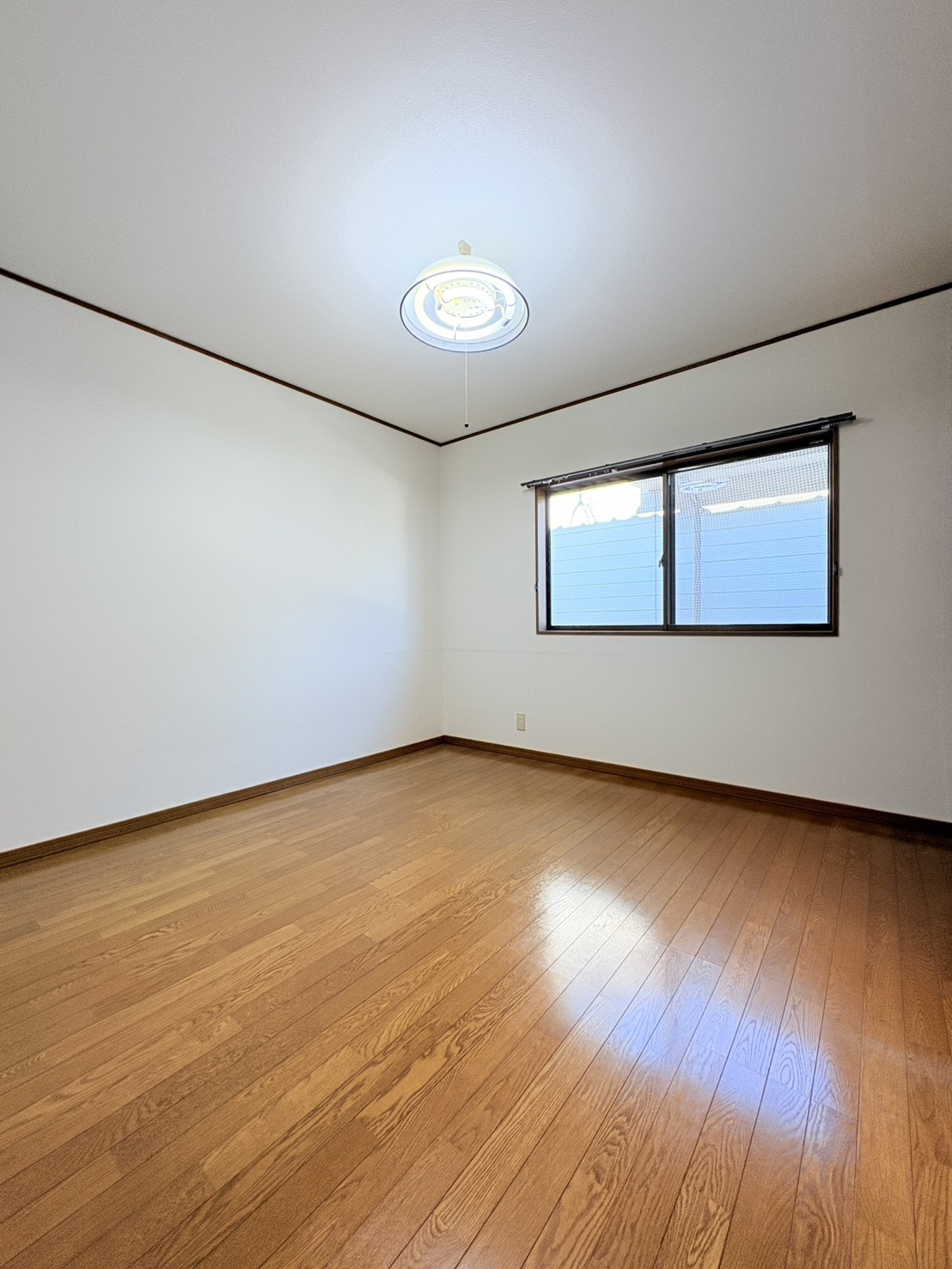 屋敷町戸建の洋室