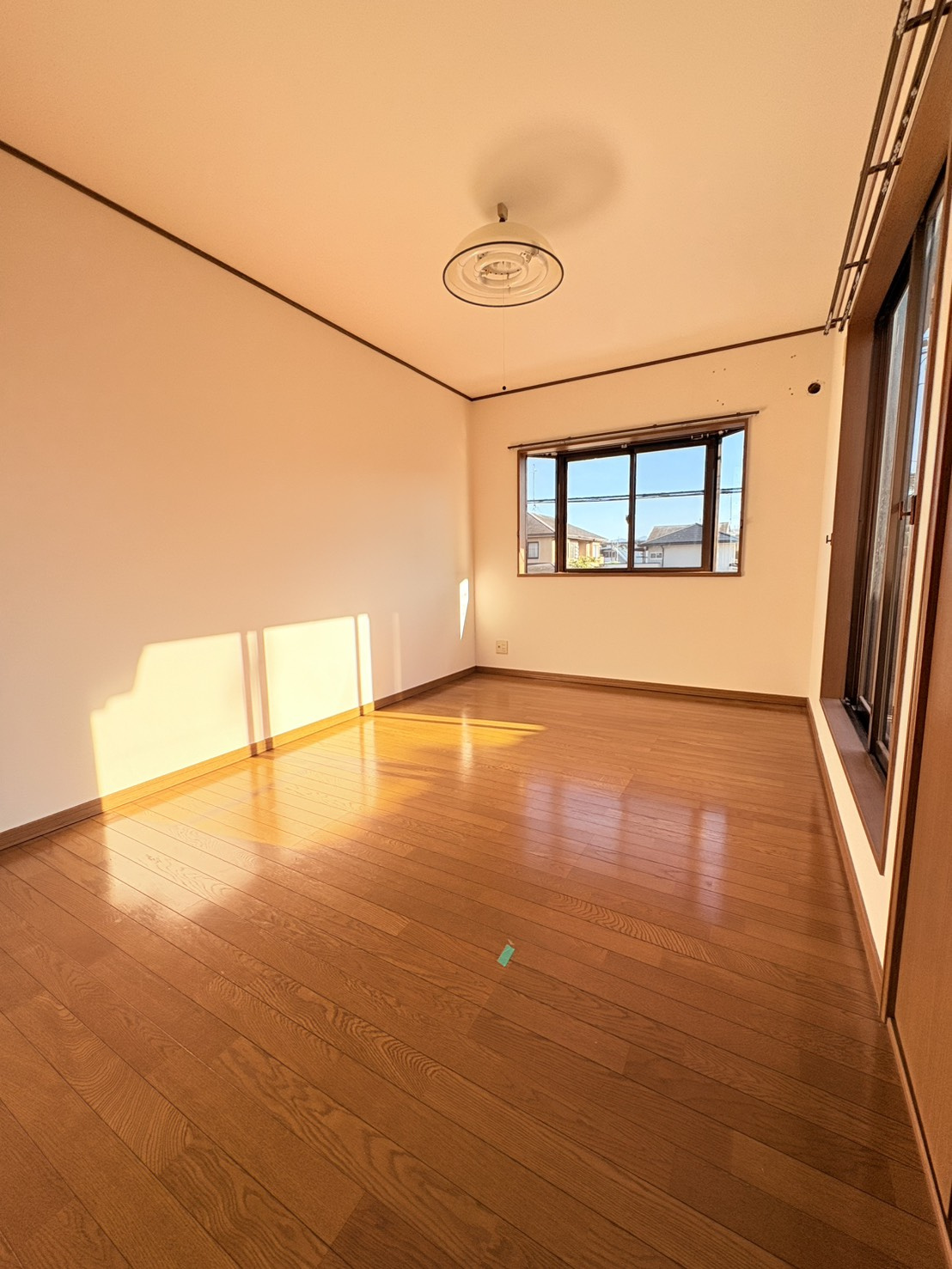 屋敷町戸建の洋室