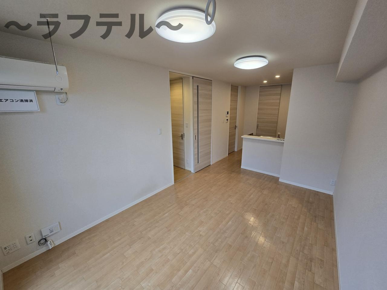 所沢市大字久米のアパートの居間・リビング